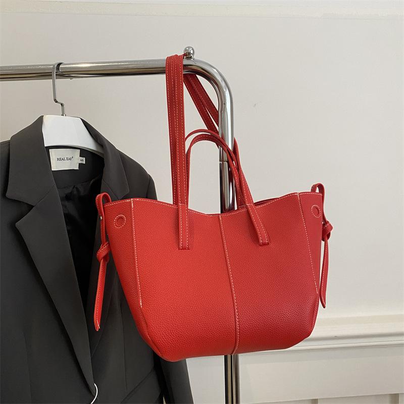 Fashion Tote Bag Portable Large Capacity Niche Design New Shoulder Underarm Women's Bag