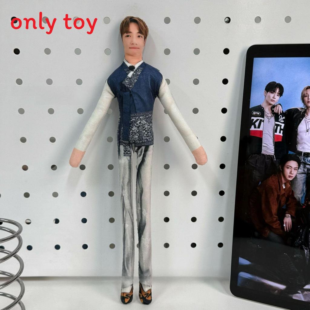 Themed 28cm Plush Toy With Flexible Wire Skeleton For Collectors And Giftgiving