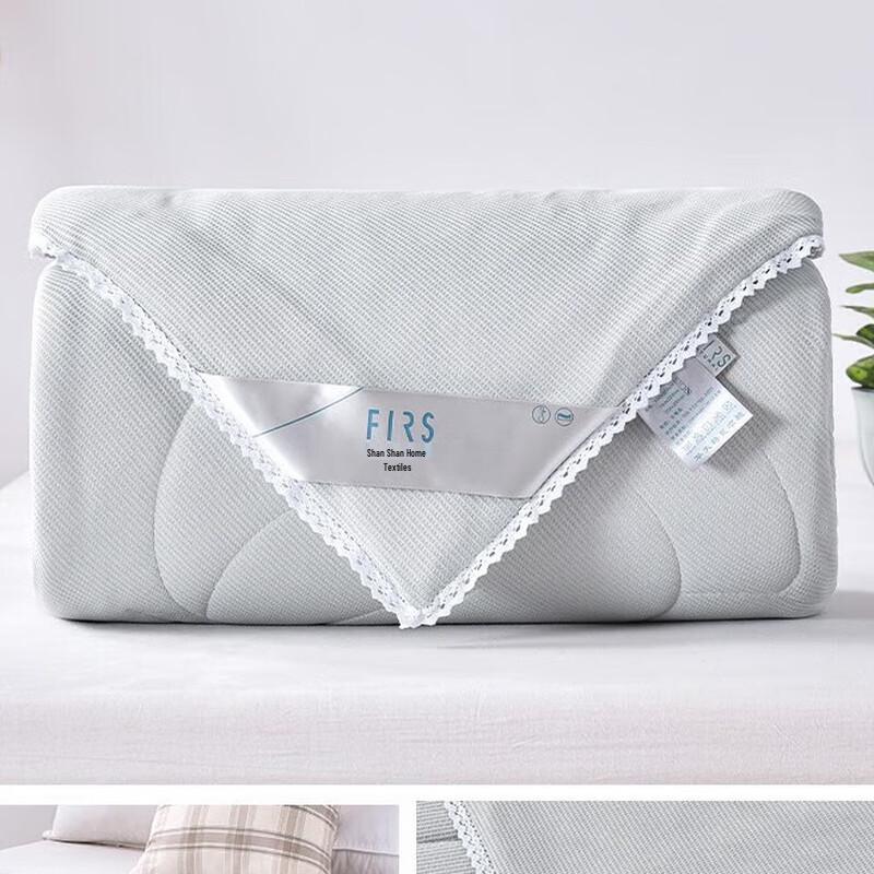 

FIRS Waffle Summer Quilt