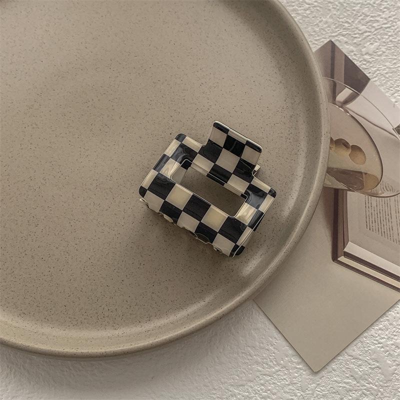 Korean Imitation Acetate High-End Shark Hair Clip - Elegant Hair Accessory for Stylish Looks