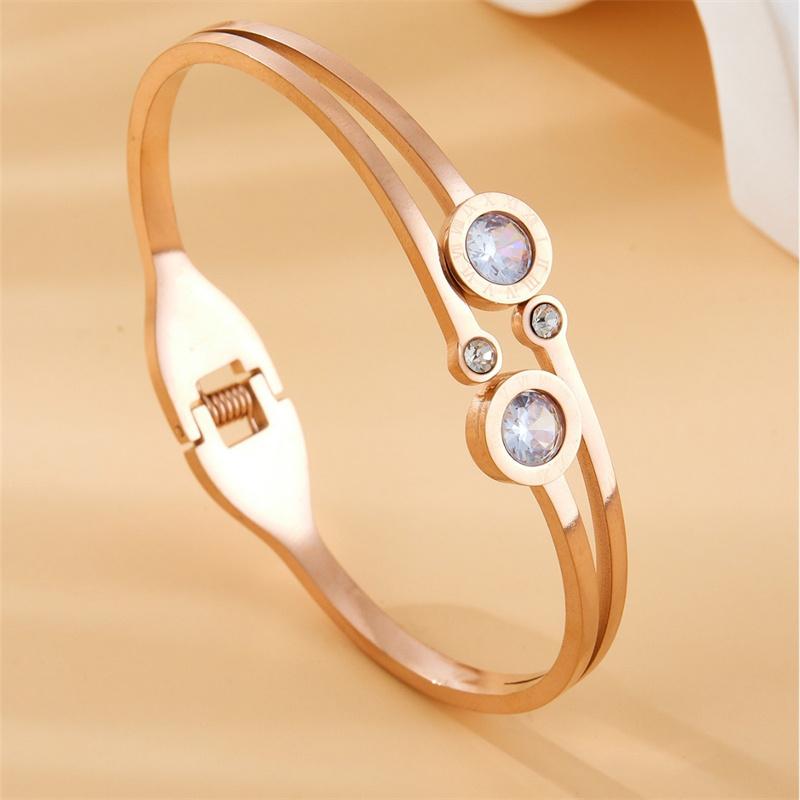 

Titanium Bohemian Pearl Does Not Fade. Female Summer Freshwater Pearl Bracelet Stainless Steel Elastic Bracelet