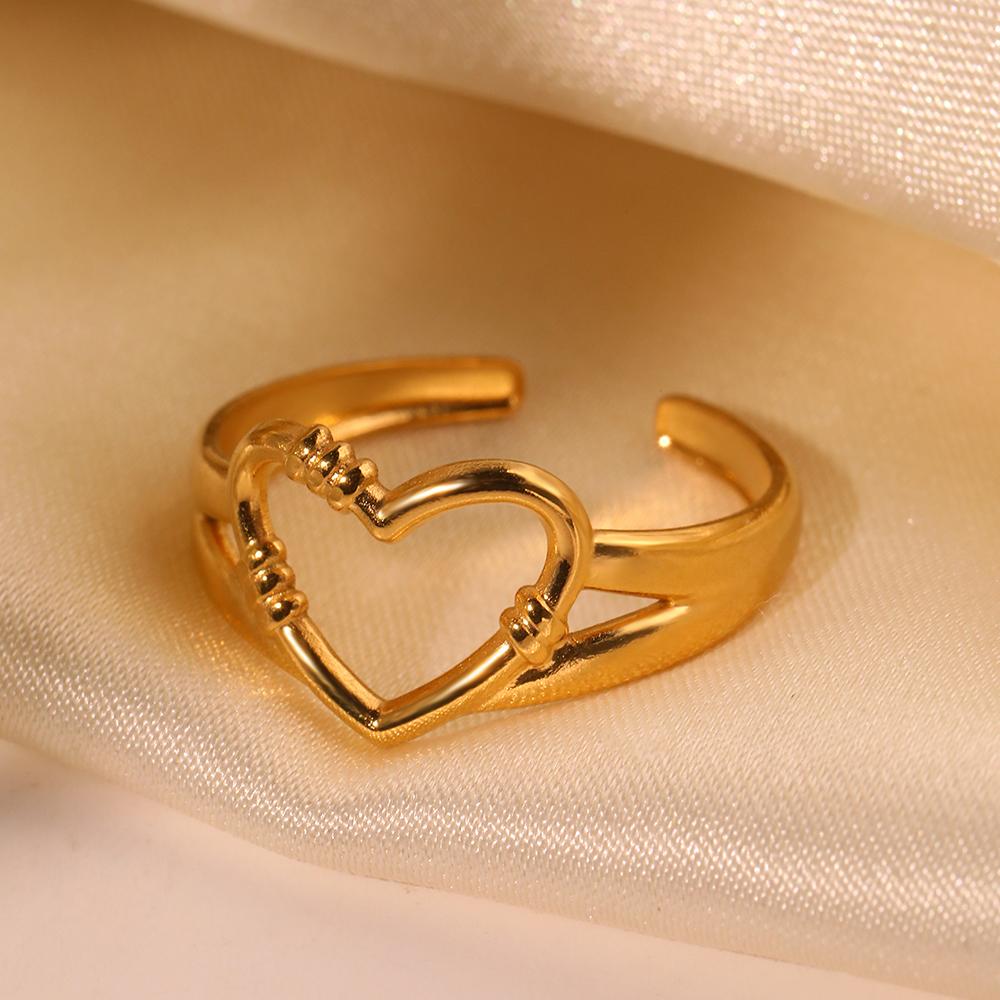 Stainless Steel Rings Personality Design Hollow Heart Fashion Ring For Women Zircon Banquet For Weddings Adjustable Opening New