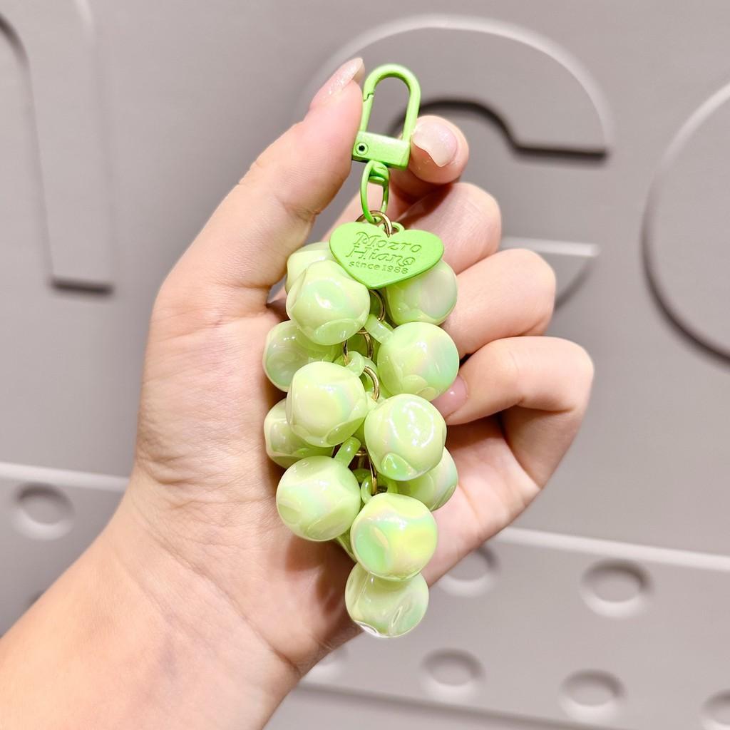 

Fashionable Acrylic Grape Keychain And Beaded Bracelet For Couples And Friends In Vibrant Color Choices зелений