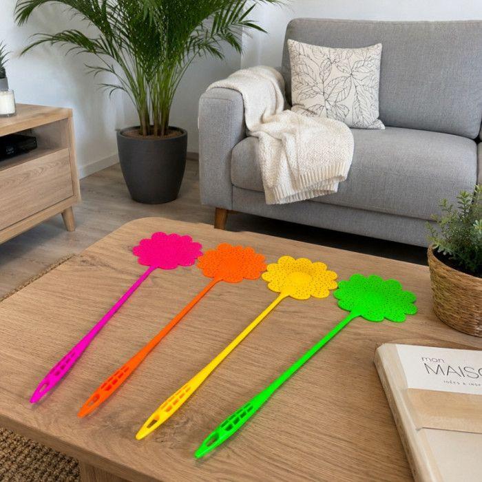 Set of 4 Colorful Flower-Shaped Fly Swatters 50 Cm – Long-Handled Fly Swatters, Random Color