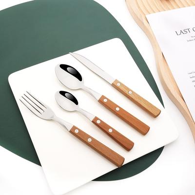 4/8/12/16/24 pezzi set di posate con manico in legno coltello da coltello di lusso in acciaio inossidabile cucchiaio marrone chiaro stoviglie da cucina set completo di stoviglie