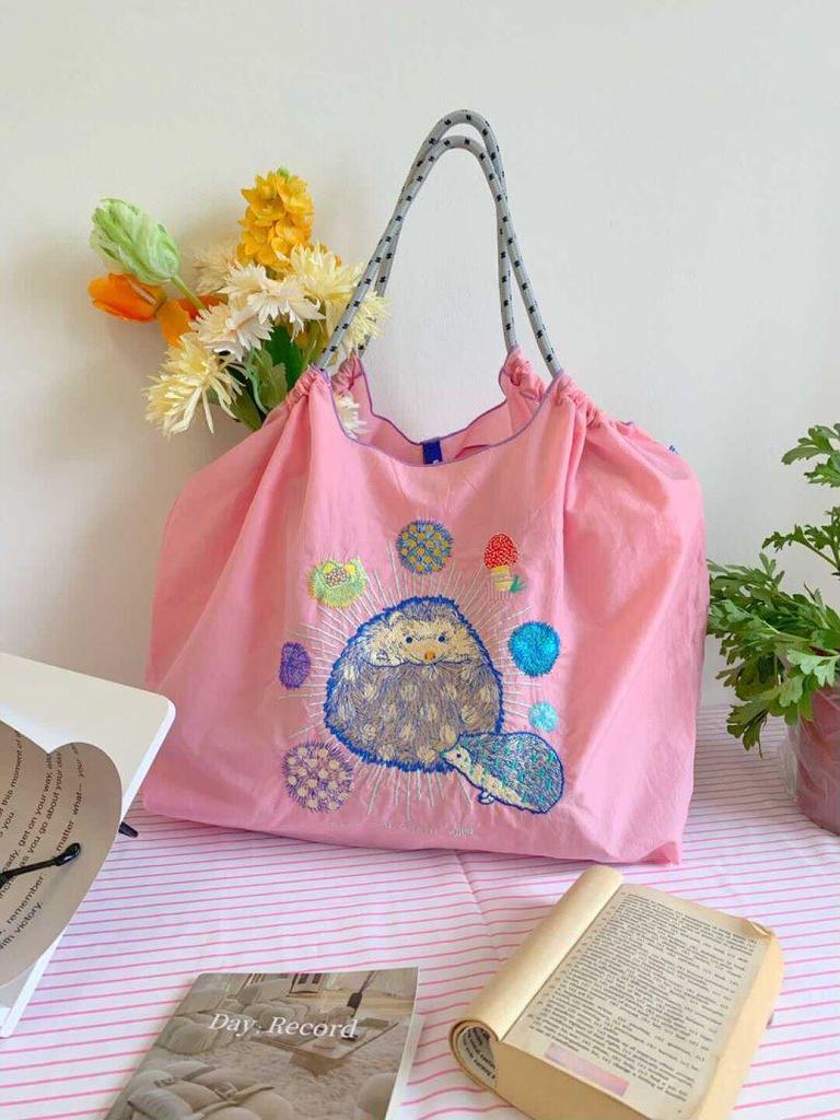 Büyük Kapasiteli Katlanabilir Bayan İşlemeli Kanvas Çanta – Çevre Dostu, Taşınabilir Çapraz ve Omuz Çantası