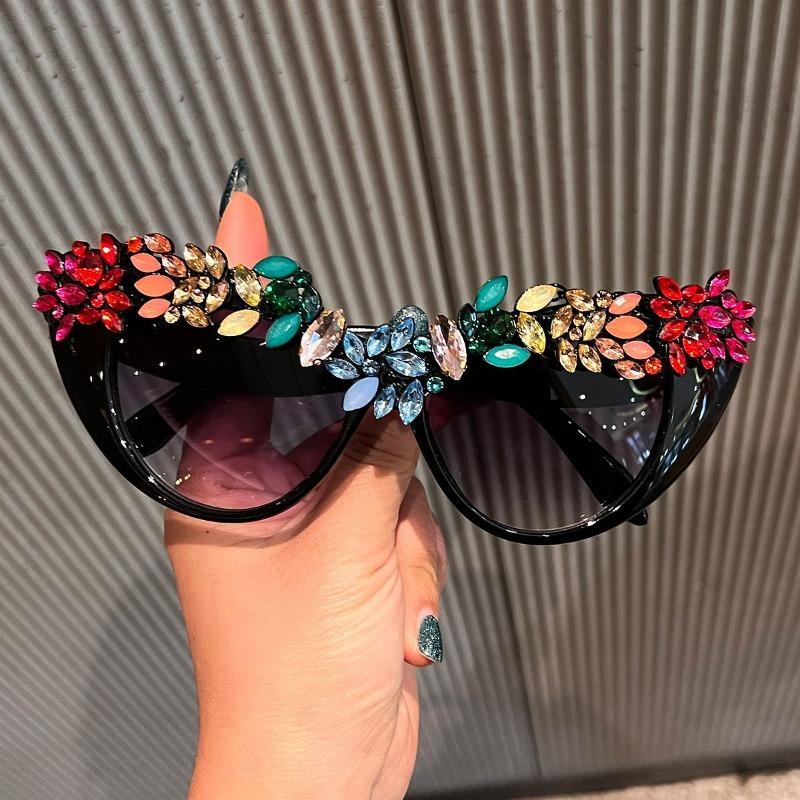 European and American Big Frame Personalized Cat Eye Sunglasses Women, Palace Style Luxury Rhinestone Catwalk Party Retro Sunglasses