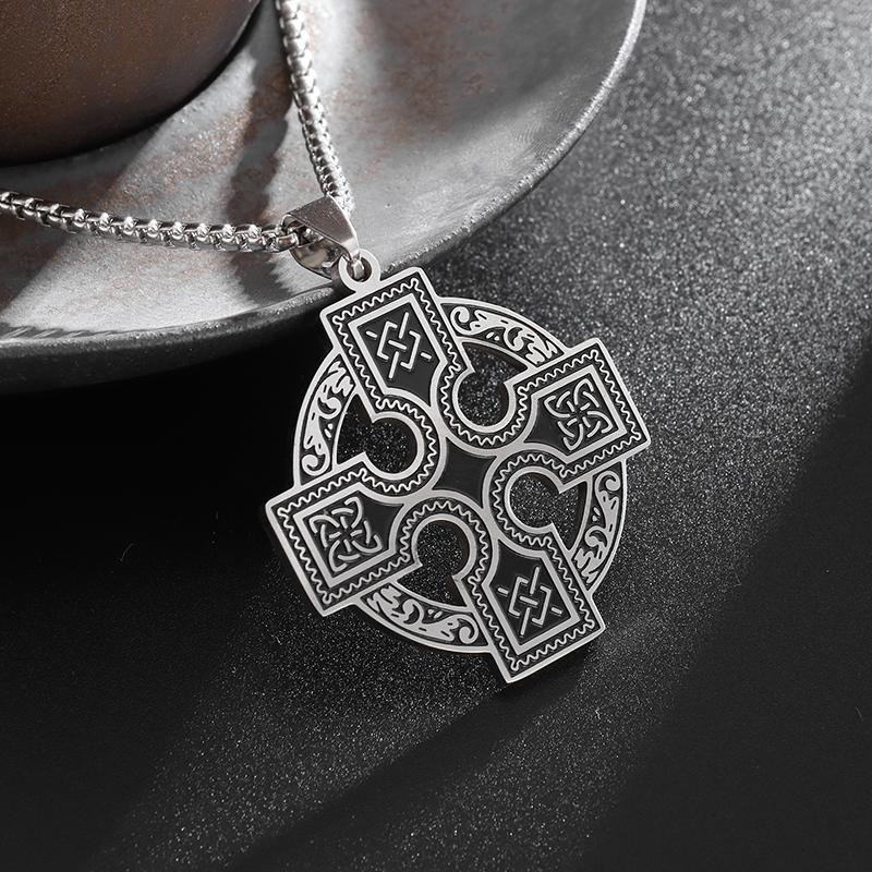 Statement Fashion Irish Celtic Knot Gemstone Pendant Stainless Steel Witchcraft Witch Knot Necklace for Men Women Amulets