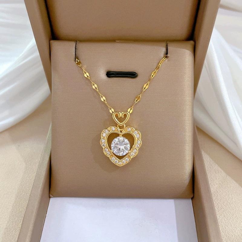 Ladies Luxurious Rhinestone Love Heart Pendant Necklace one size