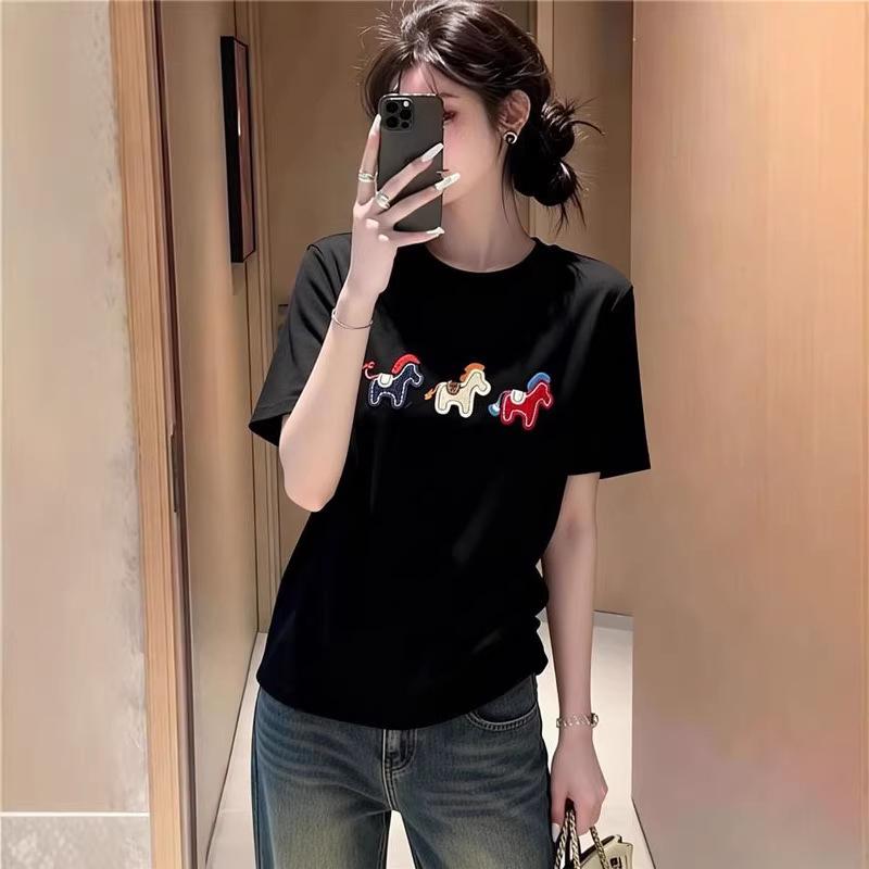 2026 New Year Early Spring Women's Faux Cashmere Loose Fit T-shirt with Horse Embroidery