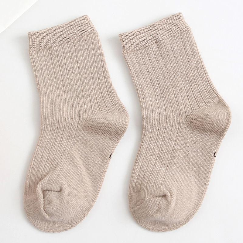 Frühling Herbst neuer Stil Kindersocken gekämmte Baumwolle farbige Süßigkeiten mittellange Baumwollsocken für Jungen Mädchen niedliche Studentensocken