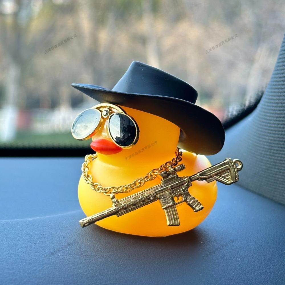 

1 Piece Stylish Cowboy Duck Doll with Retro Sunglasses Fun Car Interior Decor Collectible Cute Car Accessories for Auto Lovers жёлтый
