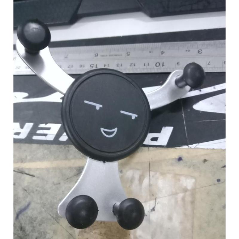 

360° Rotating Cartoon Smiley Face Gravity Car Mount Air Vent Stand Holder for Mobile Cell Phone GPS срібний