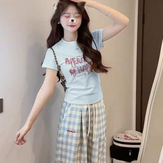 

Summer Style Plaid Two-Piece: Short-Sleeve Top & Wide-Leg Pants Set for Female Students XL (Recommended 60-68kg)