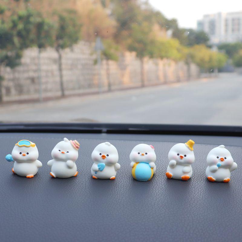 

Cute Duck Car Ornaments: Creative Cartoon Console Decorations