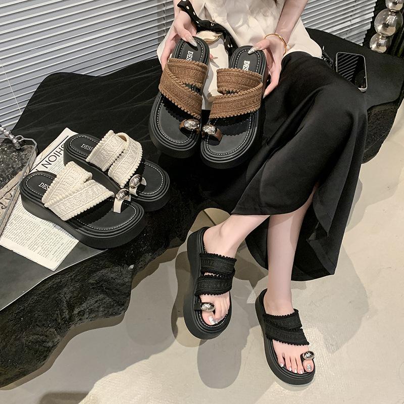 High-end woven open-toed slippers, women's summer going out for leisure and looking thin, foreign and light temperament, beach cool slippers