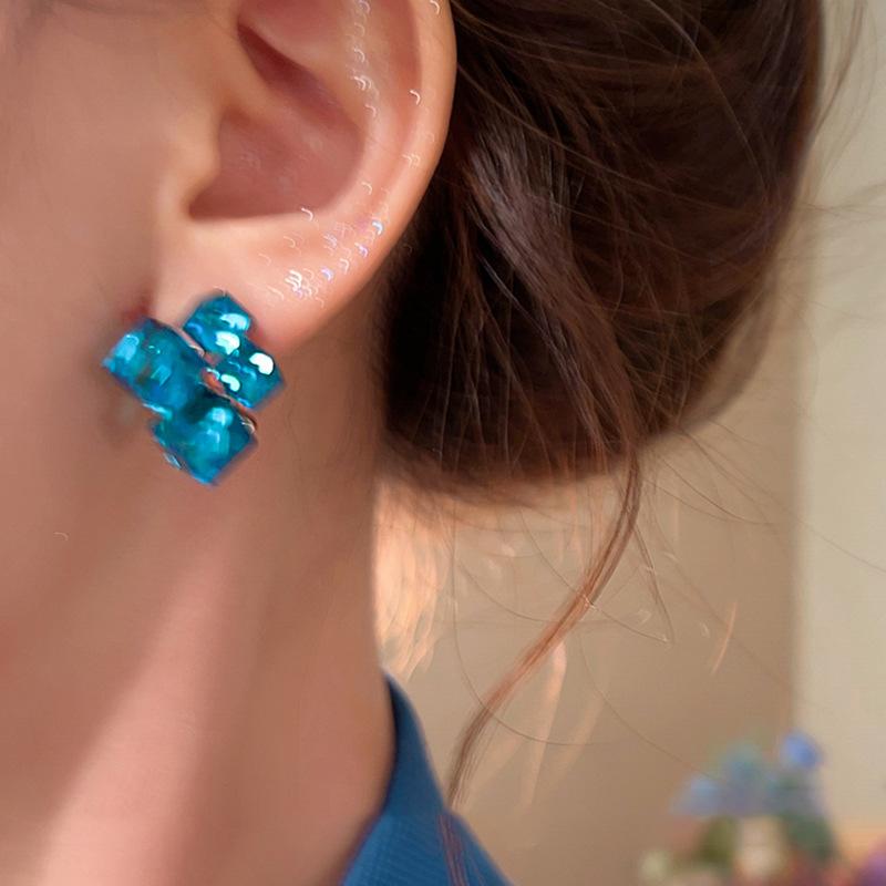 Silver Needle Diamond Small Sugar Cube Earrings Niche Premium Earrings Exquisite Personality Simple Commuter Versatile Earrings