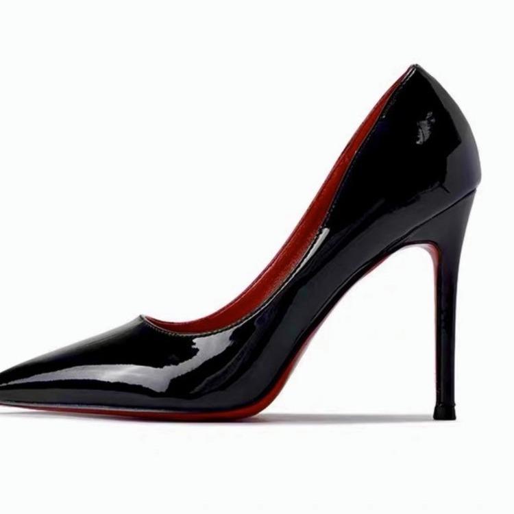 2025 schwarze Lackleder High Heels mit roten Sohlen, spitzer Kopf, flacher Mund, Stiletto, High-End, sexy Einzelschuhe, Nachtarbeitsschuhe