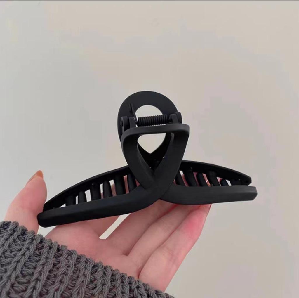 High-End Matte Frosted Large Hair Claw Clip, Women's Chic Shark Clip