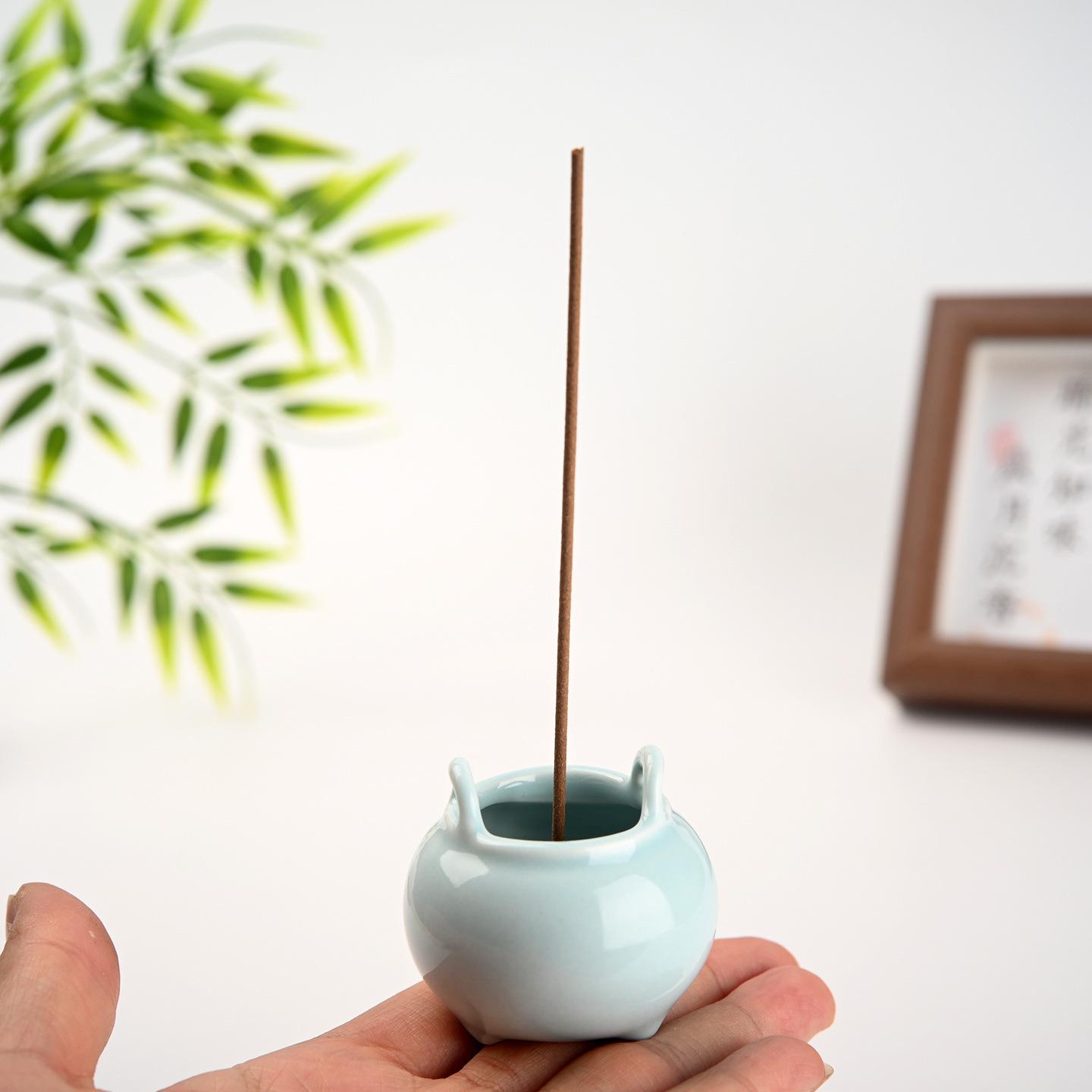 

Mini Ceramic Tripod Incense Burner & Holder for Creative Tea Ceremony Zen Decor