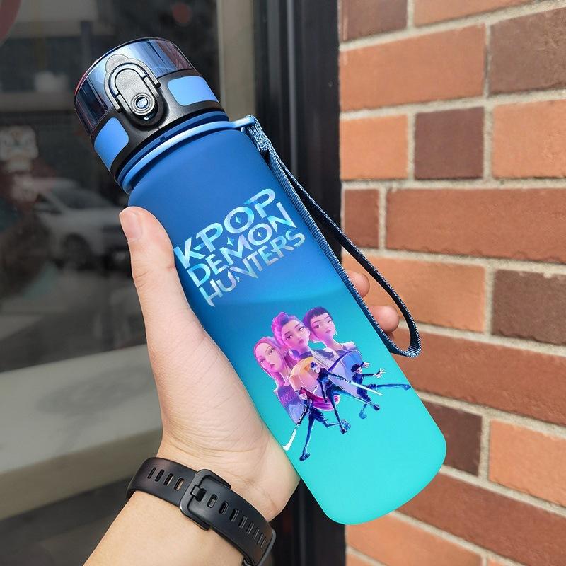 Cartoon Christmas K-Pop Demon Hunters Printed 550Ml Water Bottle Large Capacity Drinking Cup Portable Outdoor Sports Water Cup Children Kid Gift