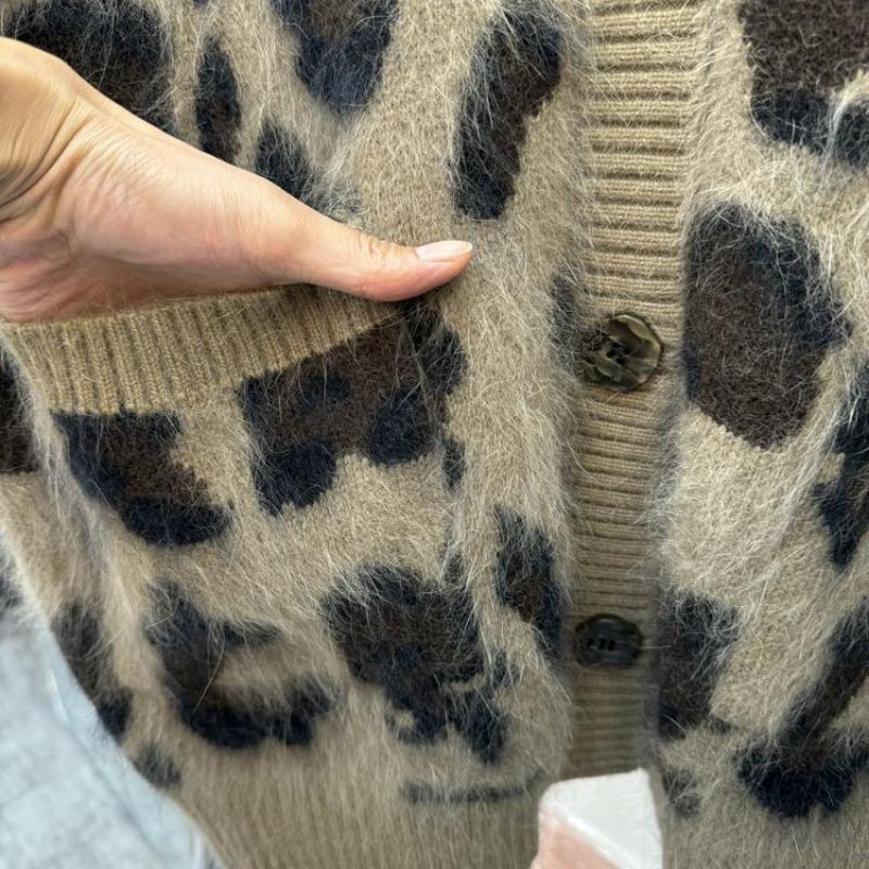 Sweaters Coat Cardigan for Women Winter Leopard Oversize Fleece Thickened V Neck Loose Long Sleeve Knit Sweaters Coat