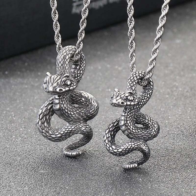 Dark Personalized Python Pendant, Punk Style Retro Casting Boiled Black Clear Light Men'S Stainless Steel Snake Pendant