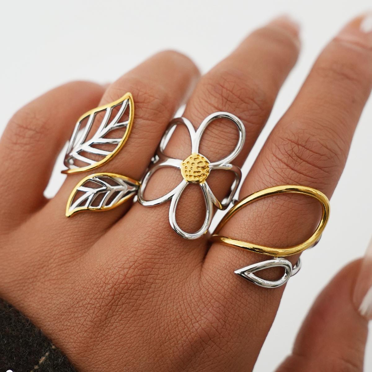 Stainless Steel Hollow Daisy Flower Ring for Women Simple 18K Gold PVD Plated Open Ring Anti Allergic Rust Proof Stylish Zircon resizable
