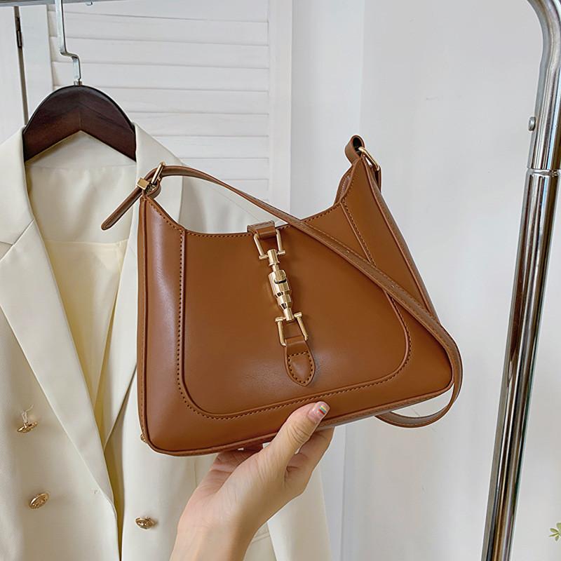 

Elegant Vintage Baguette Bag For Women Featuring Soft Texture And Large Capacity In Black And Brown коричневый