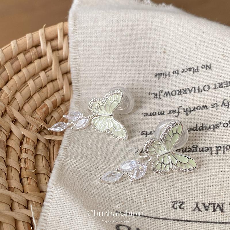 

Mori fresh green butterfly stud earrings, high-end long earrings, small fresh and simple mosquito coil disc ear clips, no ear piercings, women