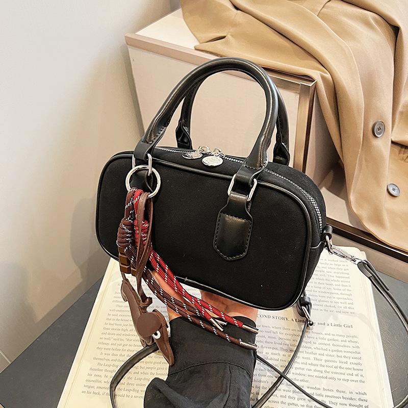 Handheld Small Bag Women's New Trendy Versatile Messenger Bag Single Shoulder