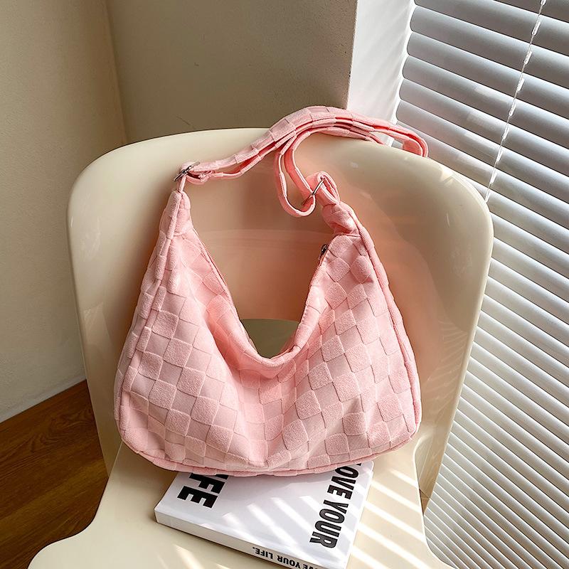 

Autumn and winter new plush plaid handbag bag retro large-capacity shoulder bag casual hand carry messenger bag bag