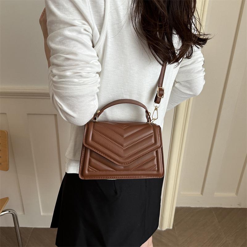 2026 Trendy Retro Quilted Small Celebrity Shoulder & Crossbody Bag for Women