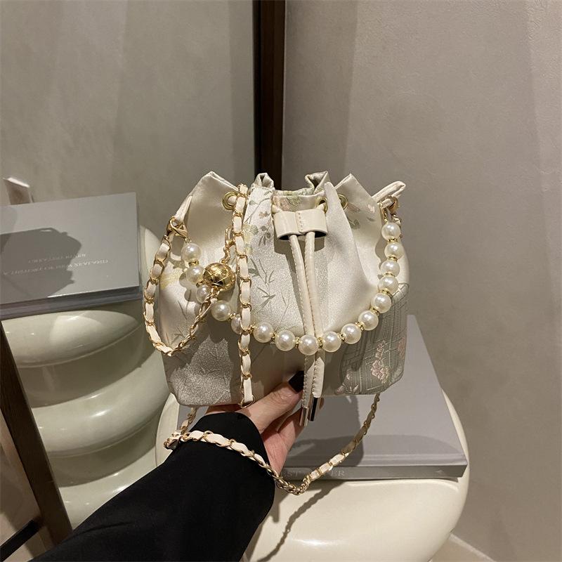 

Elegant Pearl Chain Bucket Bag - Chinese Style Embroidered Drawstring Crossbody Purse for Women
