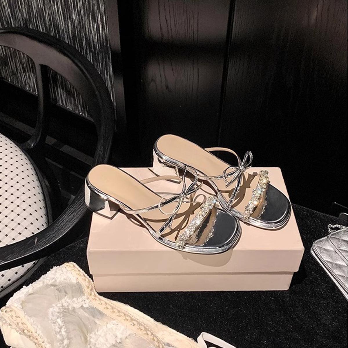 

Yuanlitong crystal butterfly drag~ rhinestone word with thick heel slippers women s sandals dinner wear summer sandals women s models 34