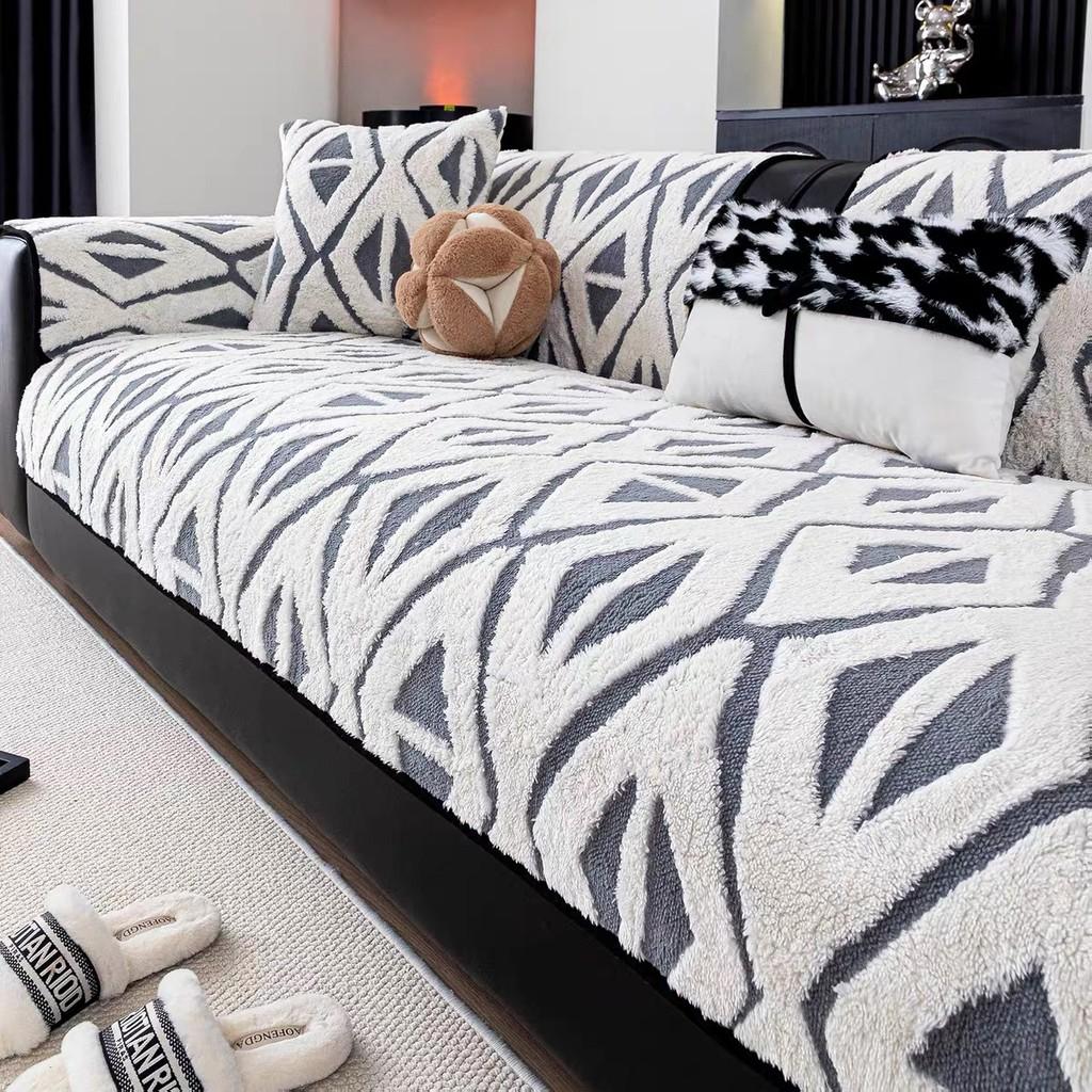 1pcs Plush Sofa Cover Winter Warm Dust-proof Durable Non-slip Furniture Protector for Living Room Home Decoration
