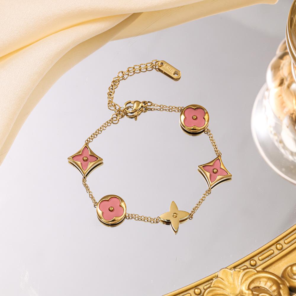 

Premium 18K genuine gold four leaf clover simple and niche non fading hand jewelry рожевий