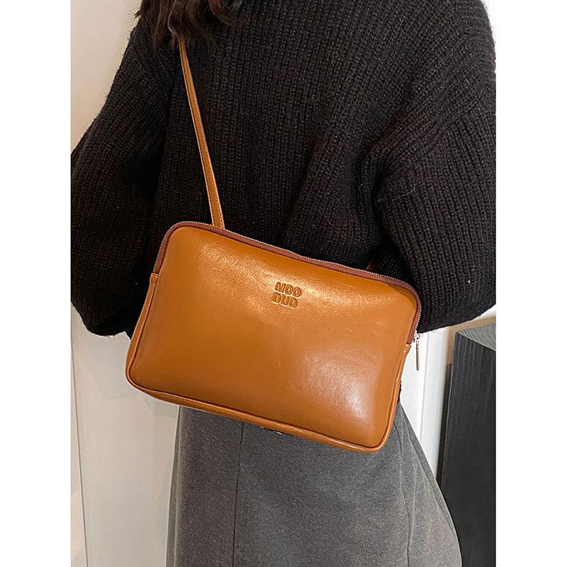 Large Capacity Korean Soft Leather Crossbody Bag Letter High-End Small Square Bag Women  Retro Casual Commuter Messenger Bag