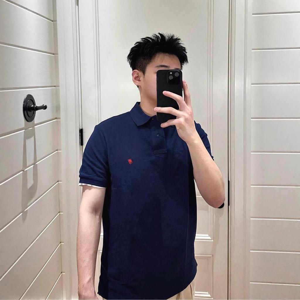 Plus Size Plaid Hooded Jacket with Detachable Sleeves - Classic Thickened Coat for Autumn and Winter