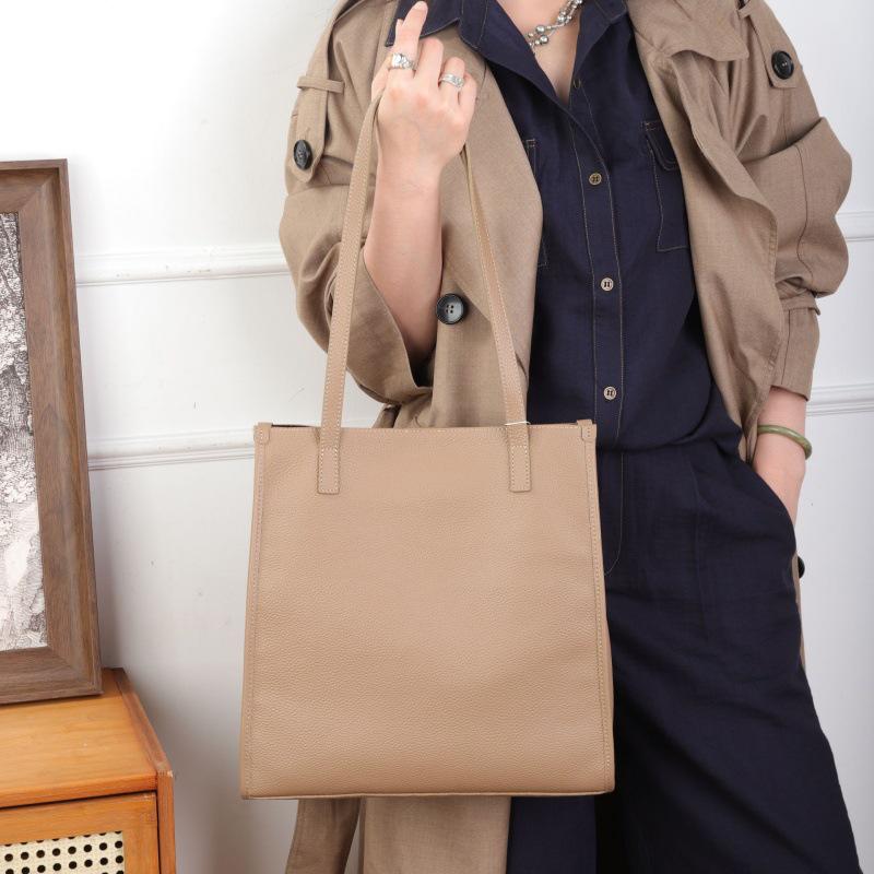 Genuine Leather Women's Large Tote Bag - Full Grain Cowhide, Versatile Single Shoulder, Fits Laptop, A4, Ideal for Commuting.