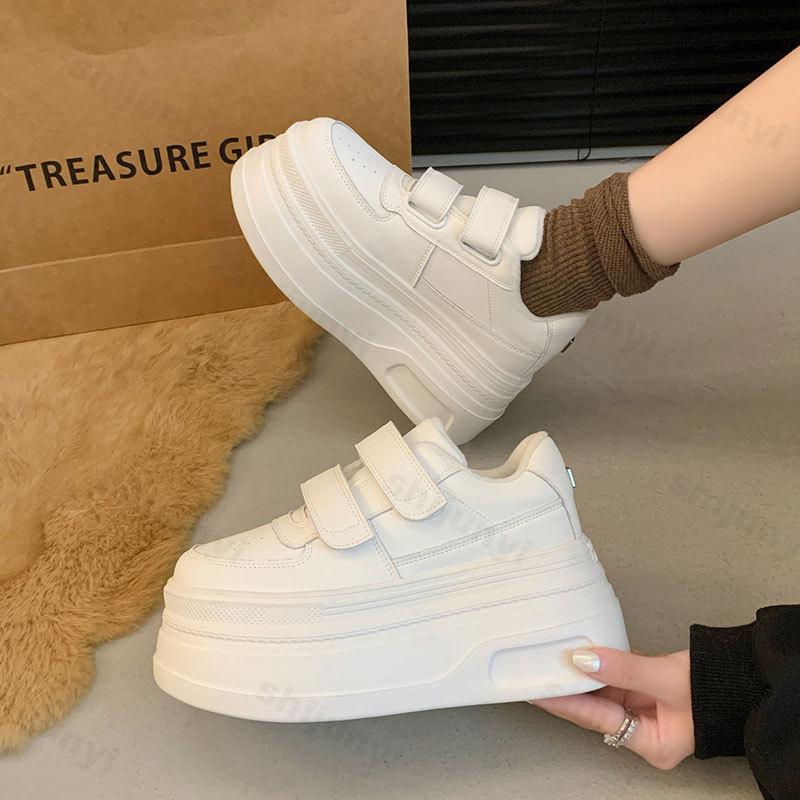 Fashion Women's Platform White Shoes Spring Autumn 2025 New Height Increase Outdoor Non Slip Board Shoes Fashion Comfort Casual Sneakers