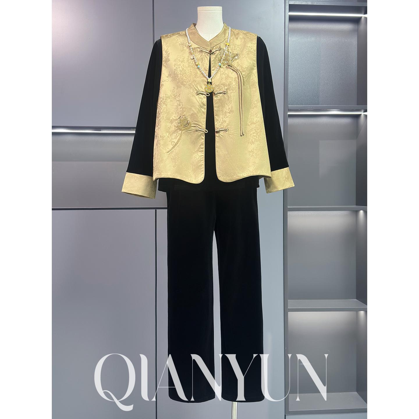 

2026 New Style Gold Velvet Three-Piece Suit: Stylish Chinese Spring Outfit for Middle-Aged and Elderly Women 2XL: 115-125 jins шампанського