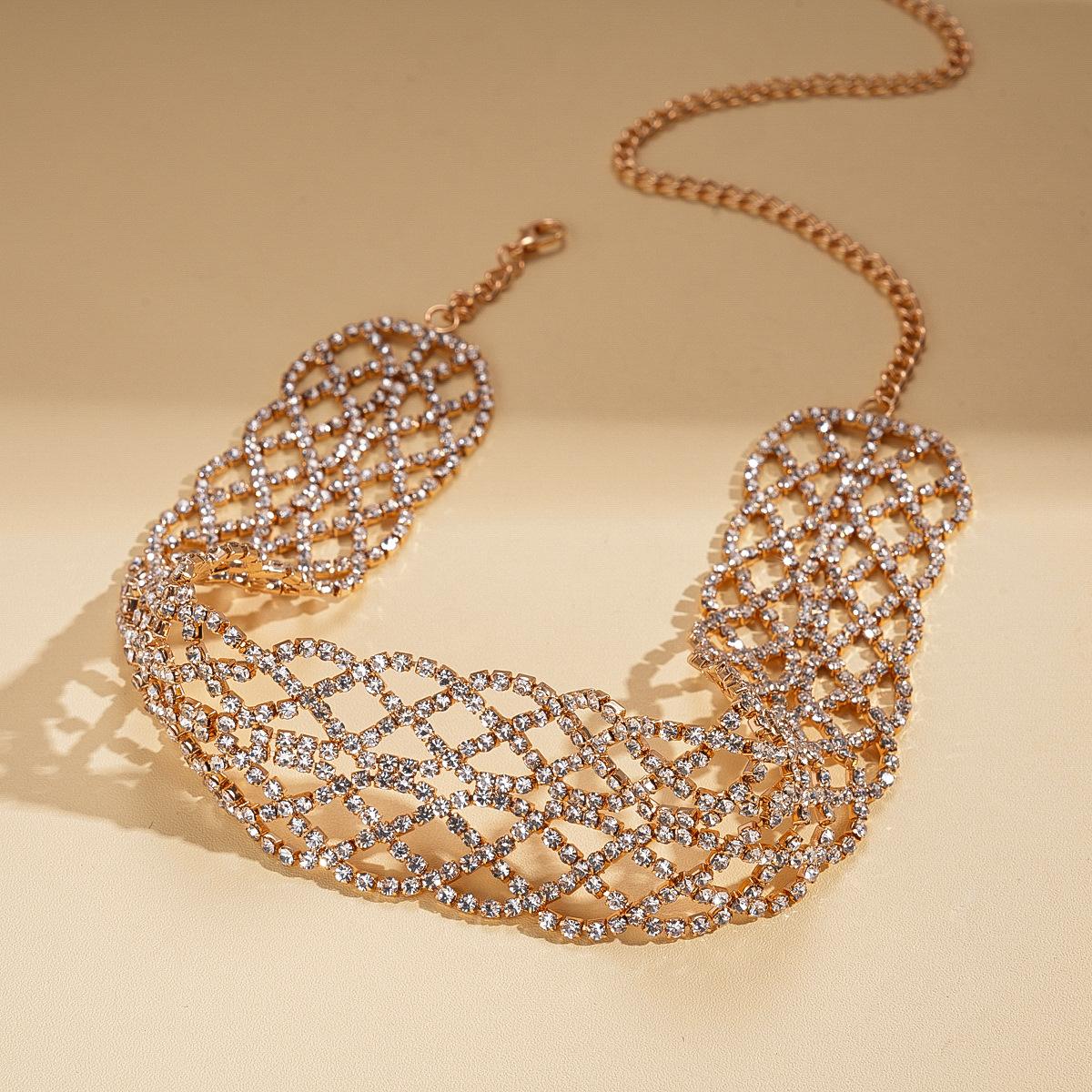 Diamond-encrusted geometric cross hollow neck chain collarbone chain niche exquisite retro necklace