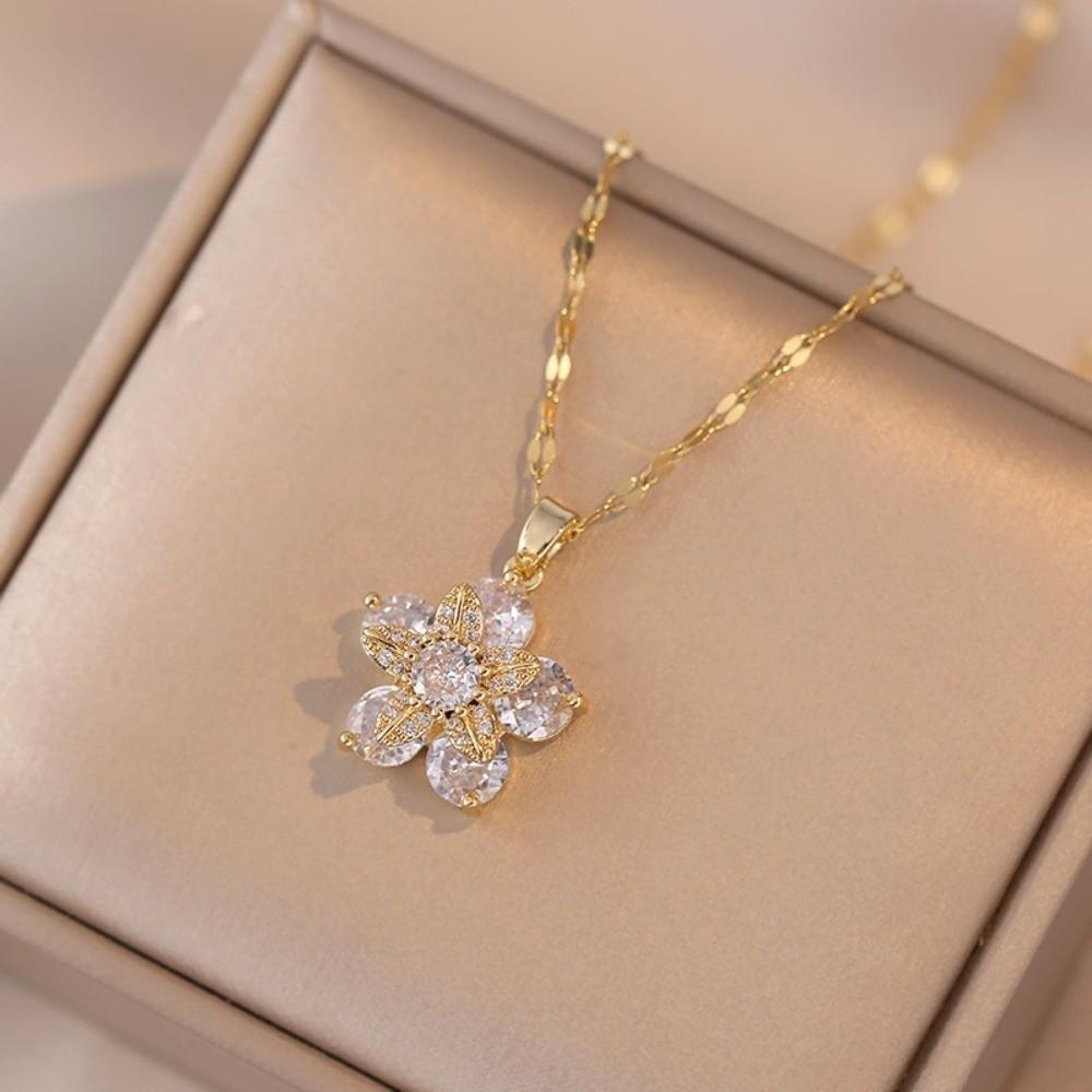 Sweet Zircon Pendant Necklace Shiny Petal Gold Necklace Gifts Rotatable Flowers Choker For Women