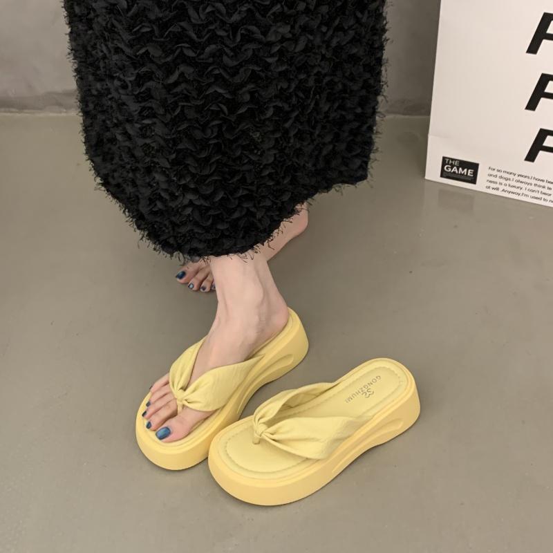 Modische Schuhe Sommer Clogs Damen Hausschuhe Weiche Luxus Pantoletten Pantofle Plateau Gummi Flip Flops Strand Komfort Designer 2025 Hawaiian Ca