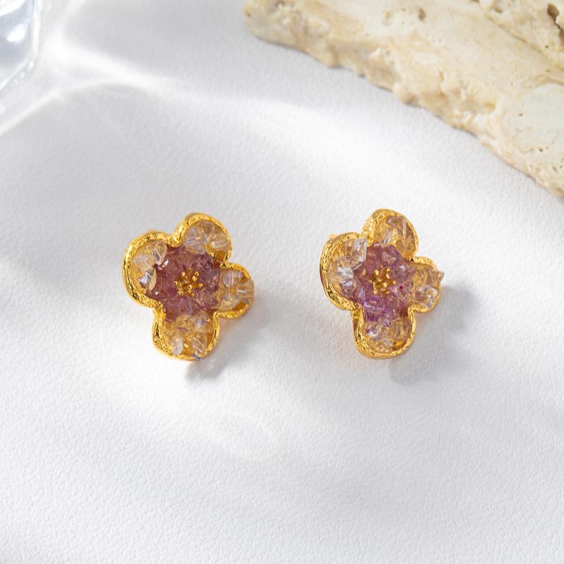 French spring fresh green Mori earrings super white flower stud earrings niche design earrings
