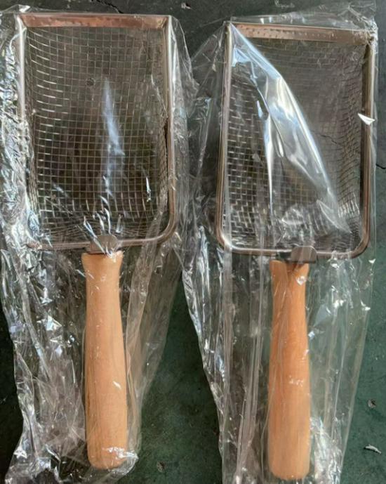 

Stainless Steel Fine Mesh Pet Poop Scoop for Cats, Dogs, and Reptiles Wooden Handle Cat Litter Scoop - 3.8