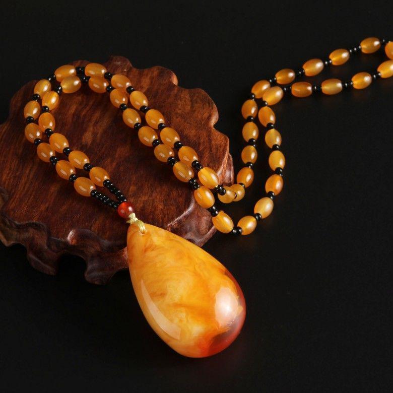 Trendy Unisex Wooden Bead Necklace: Versatile, High-End Pendant for Sweater Chains and Cotton Linen Attire