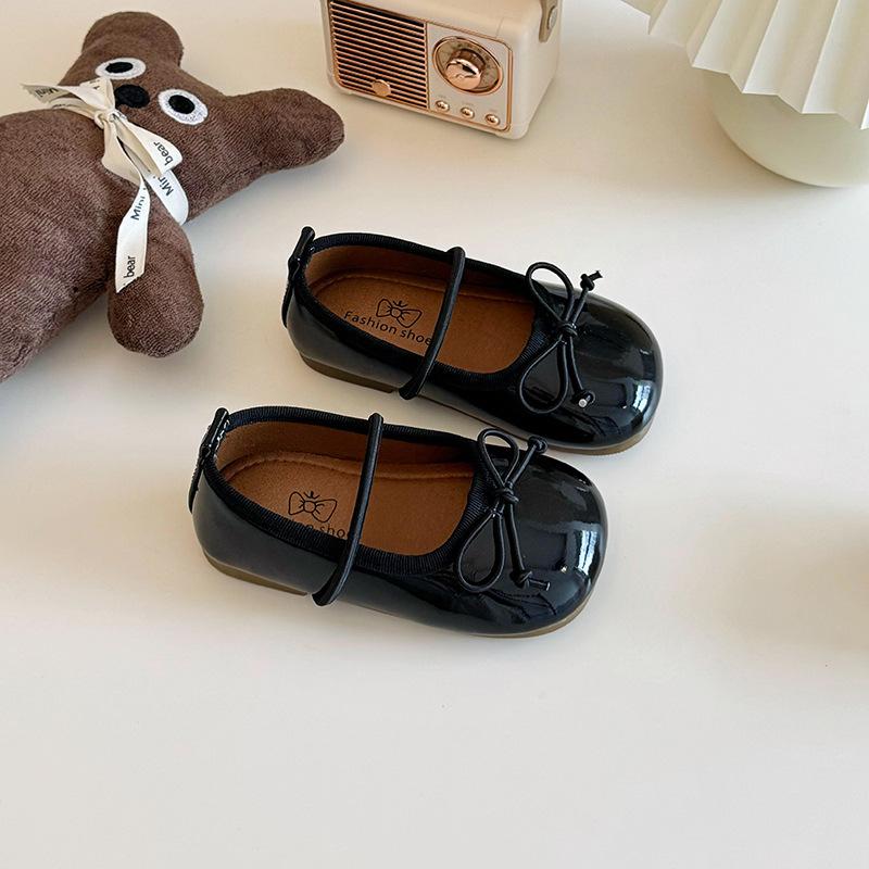 Girls' princess shoes 2025 summer new girls' shallow mouth single shoes Korean version one-pedal little girl soft-soled Doudou shoes