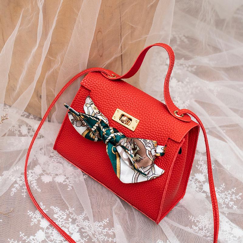 

Lychee pattern women s silk scarf shoulder platinum bag trendy personality versatile messenger cosmetic bag красный